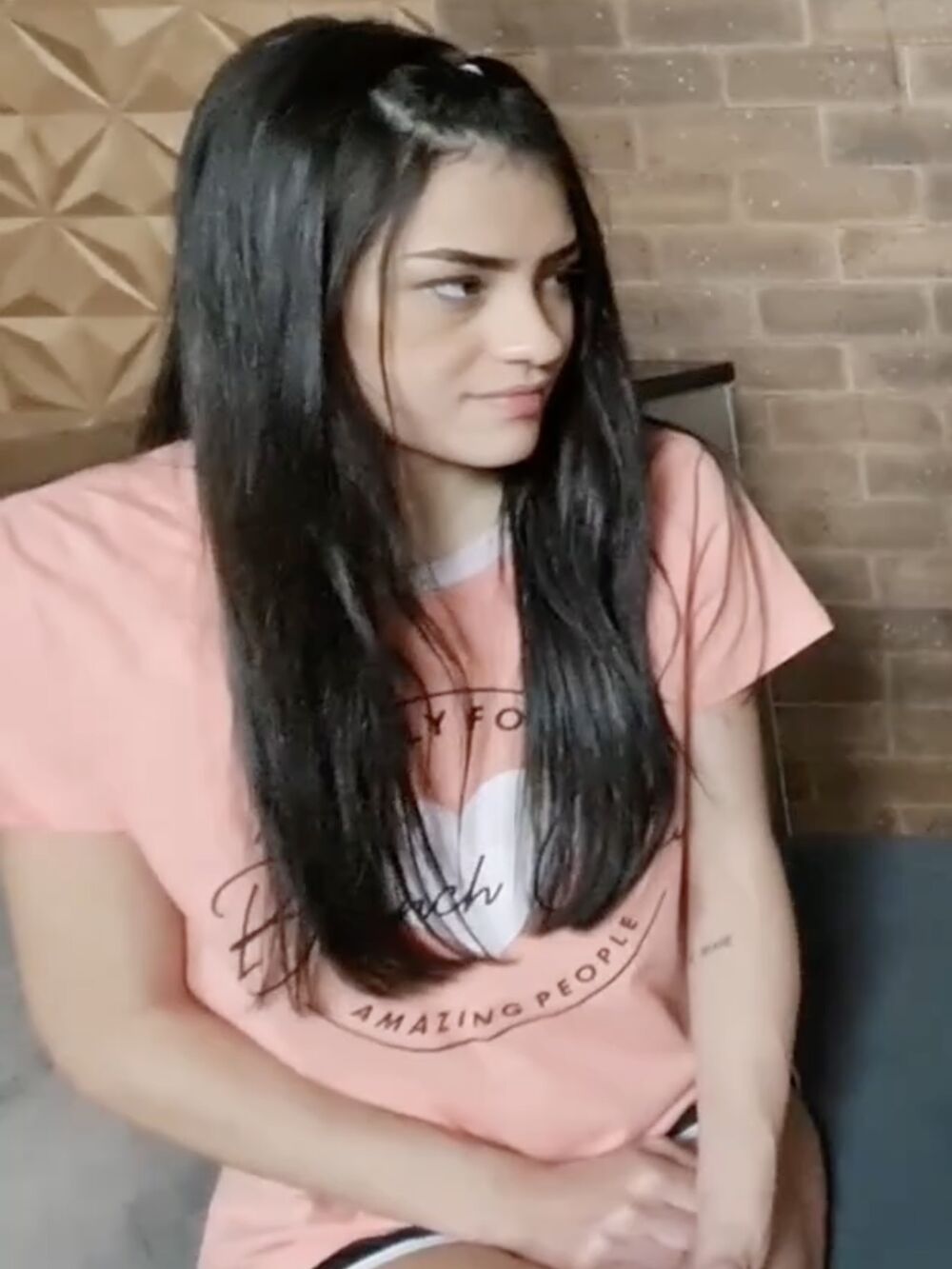 Vivi Brunette